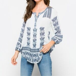 Daniel Rainn  (from stitch fix) - Amely split neck blouse - size XXL. Off white